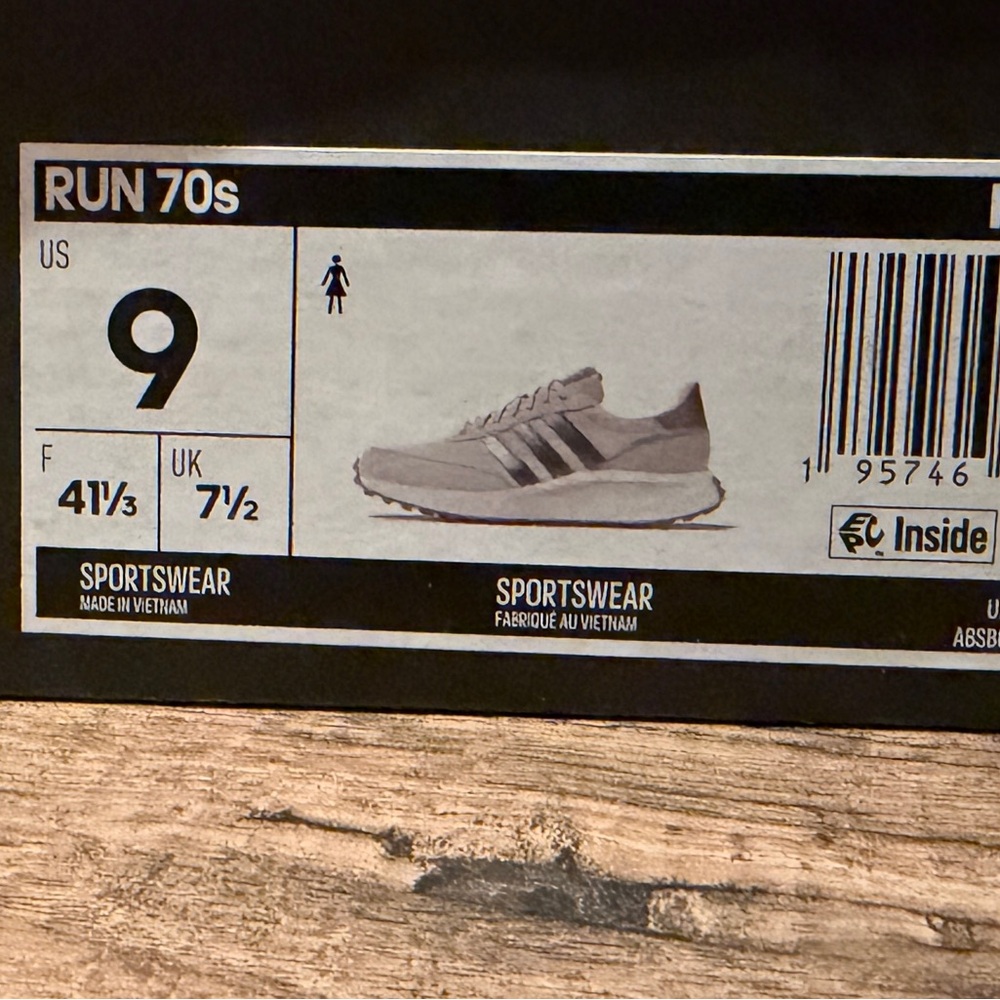 Adidas Run 70s Ladies Size 9 Beige, gray and White Sneakers‎ NEW - Picture 2 of 9